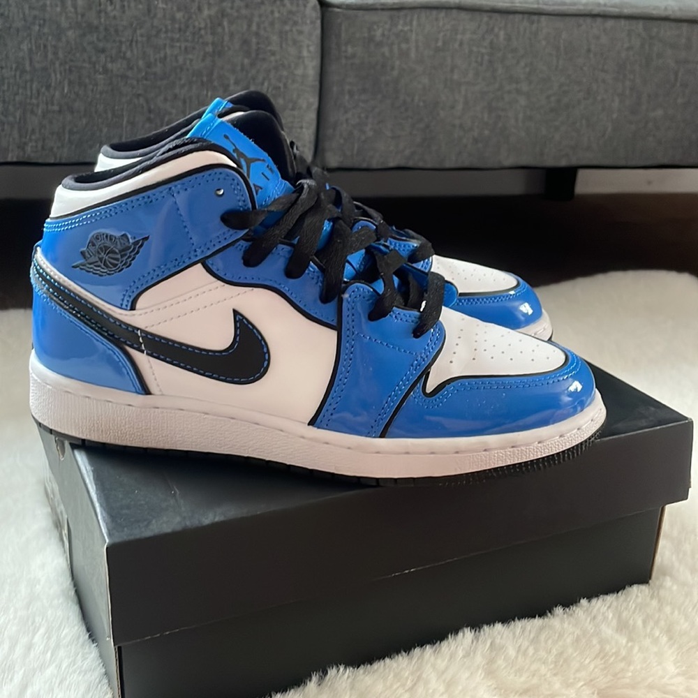 Air Jordan 1 Mid SE (GS)
